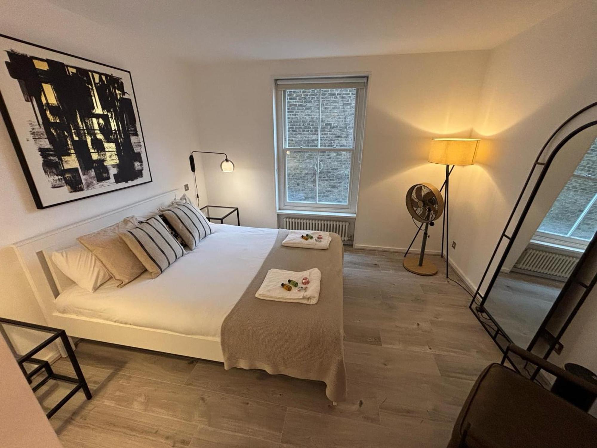 Urban Bourbon At Notting Hill Apartament